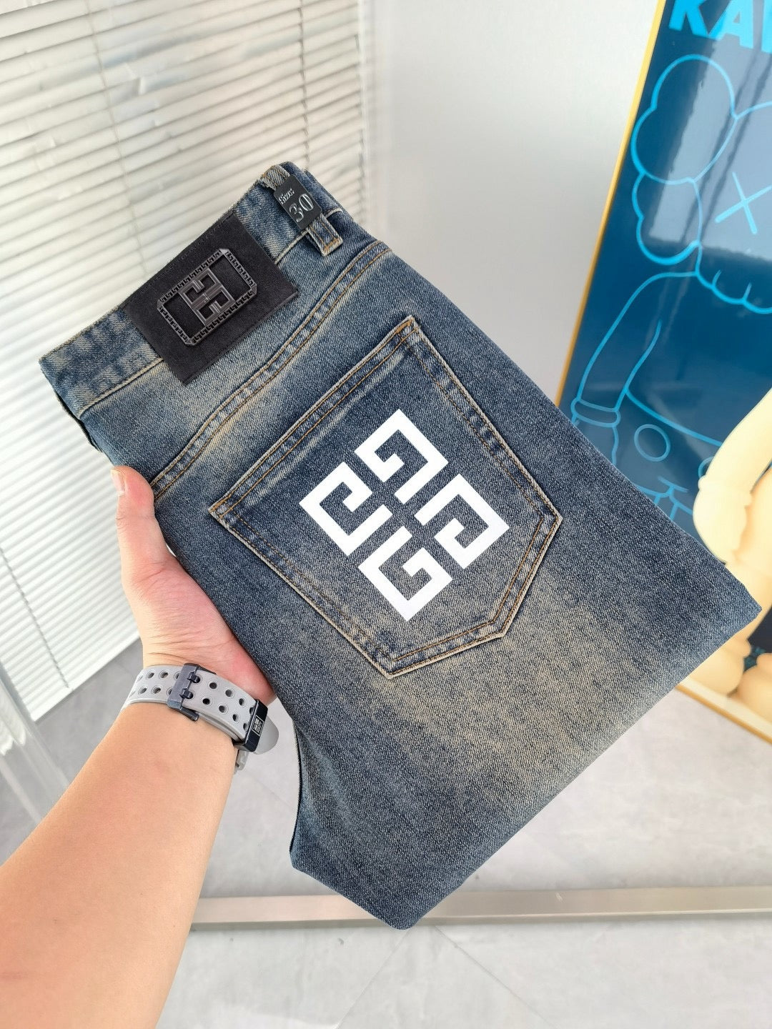 Givenchy 2026 new embroidered jeans