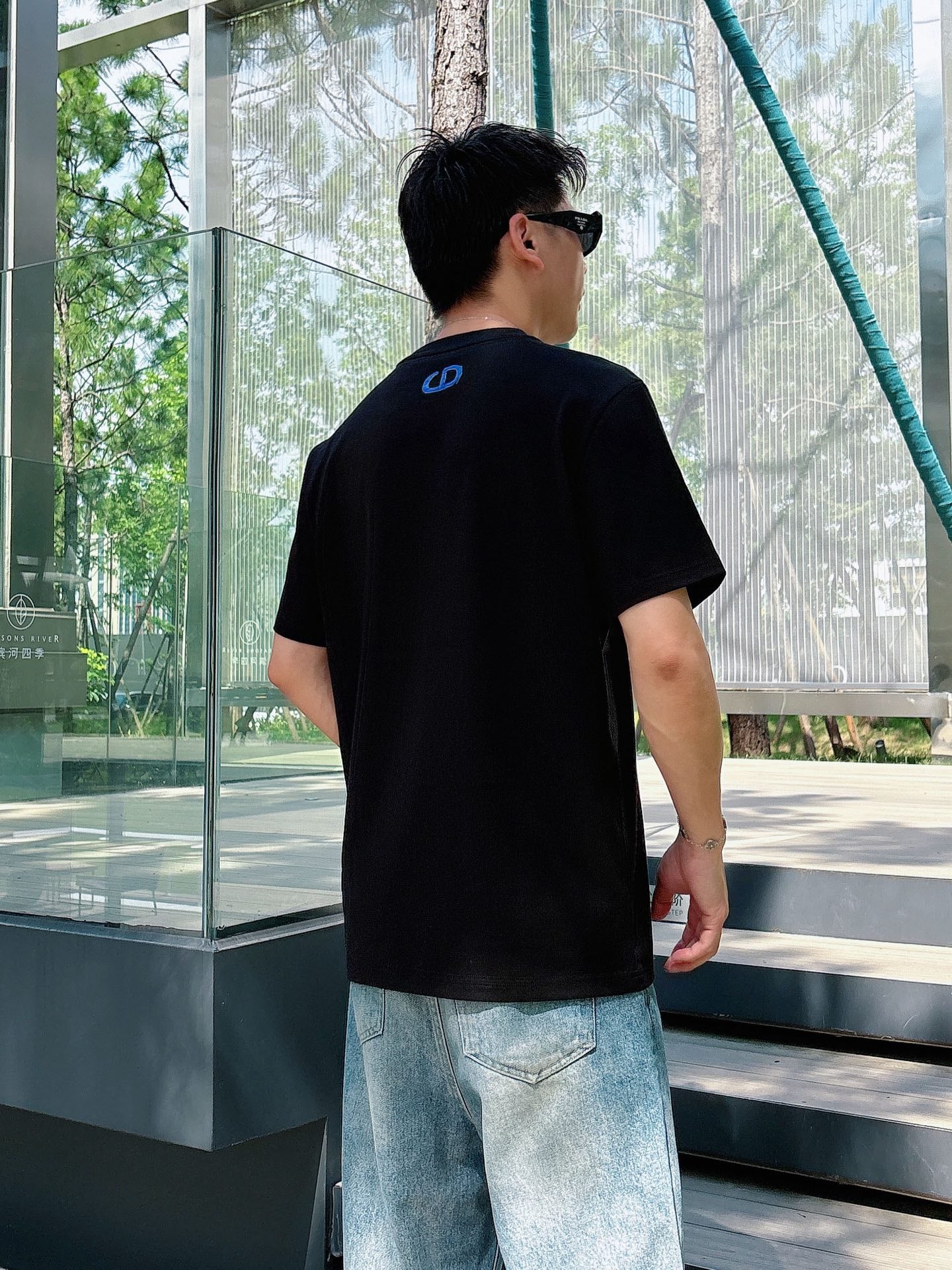 Dior exclusively provides new original men's casual short sleeves