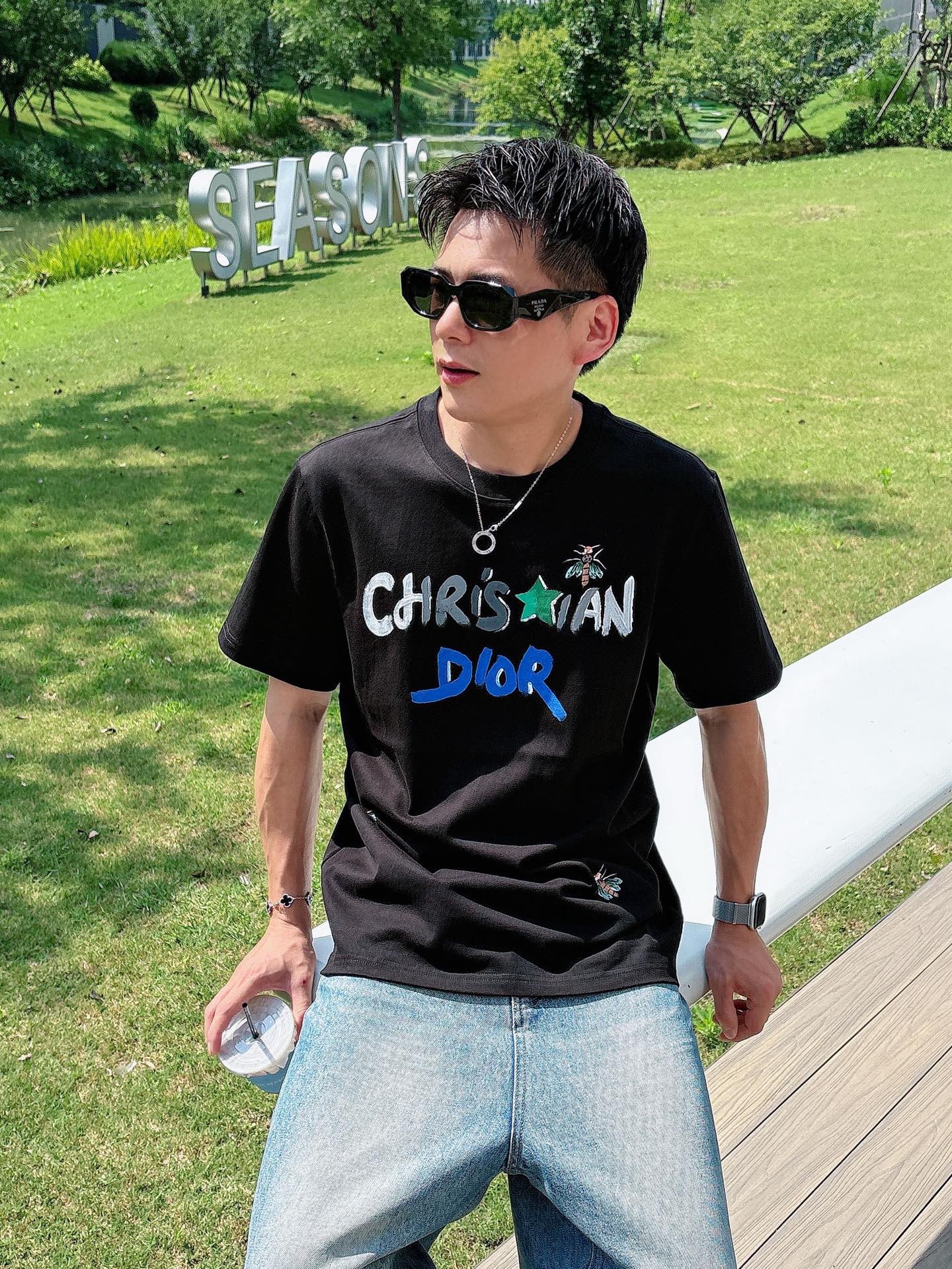 Dior exclusively provides new original men's casual short sleeves